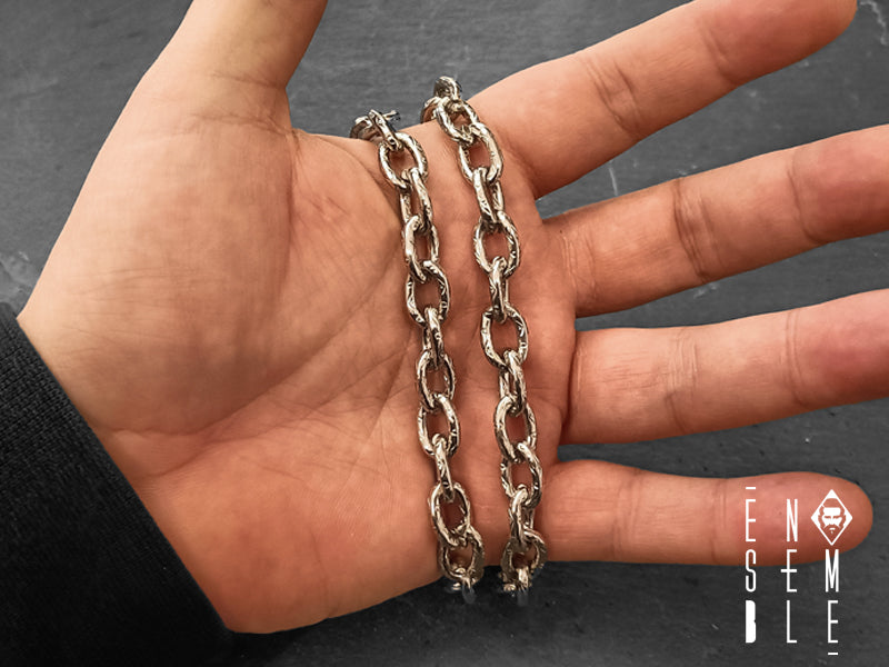 Collana realizzata con maglia Forzatina Battuta da 9 mm con chiusura a moschettone