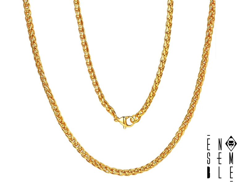 Questa collana non è solo bella da vedere, ma anche incredibilmente versatile. Perfetta per un look casual, ma anche per impreziosire un outfit più elegante, si adatta a ogni stile e personalità. Indossala per una serata romantica, per un'avventura all'aria aperta, o semplicemente per sentirti più sicuro di te. È il tocco finale che fa la differenza, quel dettaglio che trasforma un semplice look in un capolavoro.