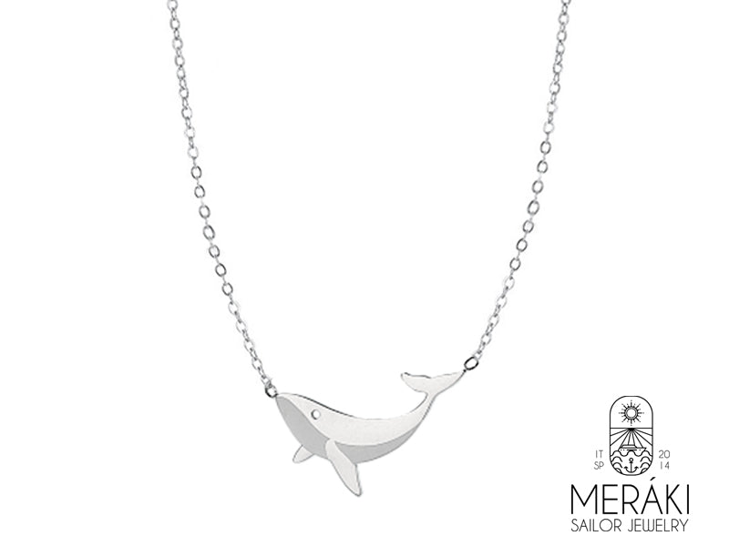 Collana da 45 cm in acciaio inossidabile, con un design unico e originale. I link a forma di balena, alternati a una delicata catena di pallini, creano un gioiello che unisce eleganza e divertimento. Perfetta per chi ama gli accessori particolari e desidera esprimere la propria personalità con stile. L'acciaio inossidabile garantisce durata e resistenza, rendendo questa collana un accessorio ideale per l'uso quotidiano.
