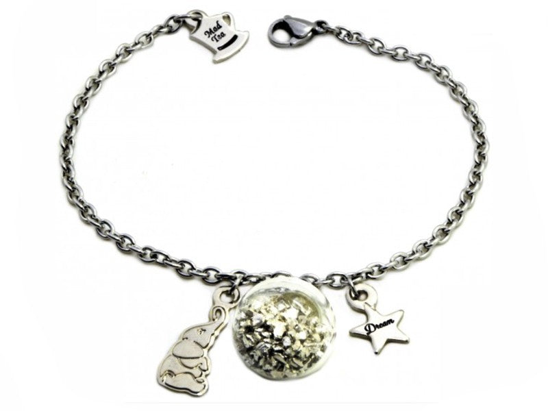 Dream is Possible! I sogni possono diventare realtà, dipende solo da noi e da quanto impegno e tenacia mettiamo nel raggiungerli! Bracciale con Dumbo e la sua palla e piccola stellina pendente con incisa la parola "dream" a richiamo del suo grande sogno di diventare una vera star del circo.