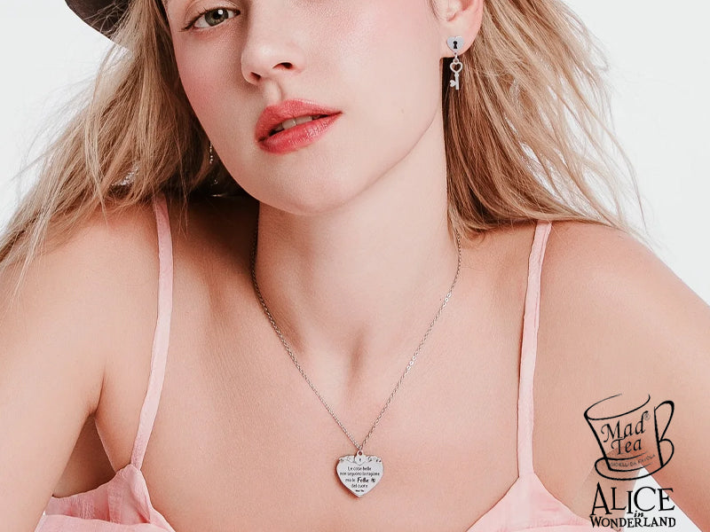 Perchè dobbiamo sempre avere il coraggio di ascoltare il cuore, anche quando sembra irrazionale. Ascoltare il cuore richiede forza, perché significa abbandonare il controllo e abbracciare l’incertezza, ma è proprio in quel rischio che si trovano le meraviglie più grandi della vita!