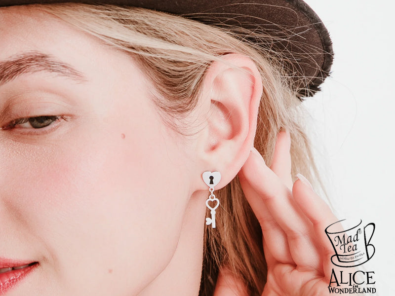 Questi orecchini sono un inno alla libertà di lasciarsi guidare dalle vere emozioni.