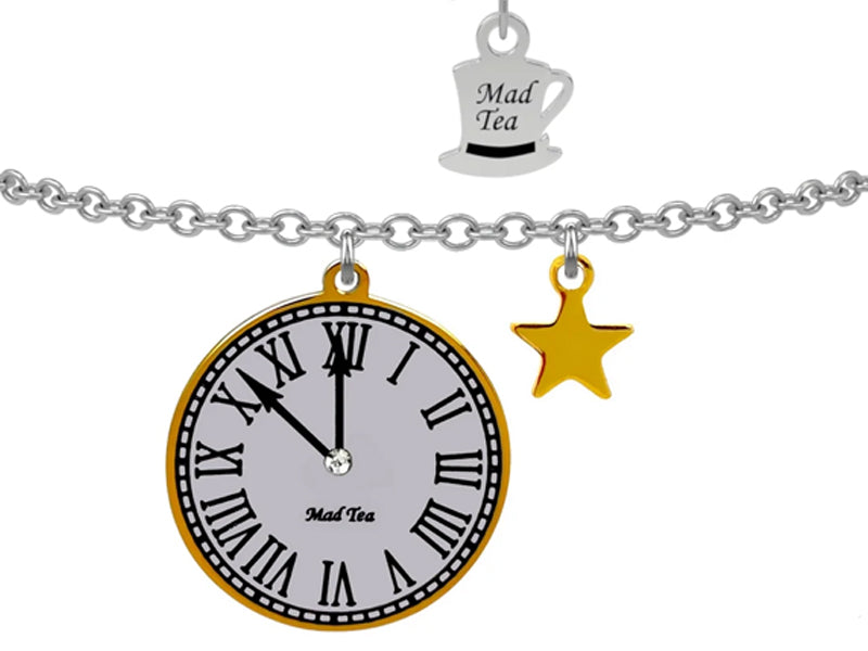 All’ultimo rintocco della mezzanotte l’incantesimo finirà e tutto tornerà come prima. 