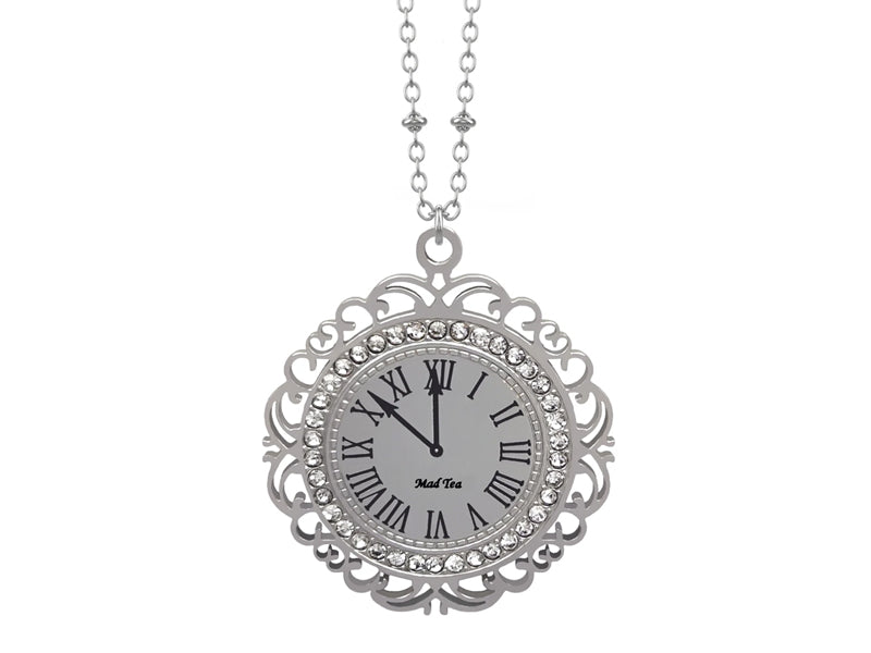 All’ultimo rintocco della mezzanotte l’incantesimo finirà e tutto tornerà come prima. 