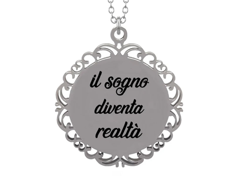 Collana con orologio di Cenerentola che segna l’avvicinarsi della mezzanotte. 