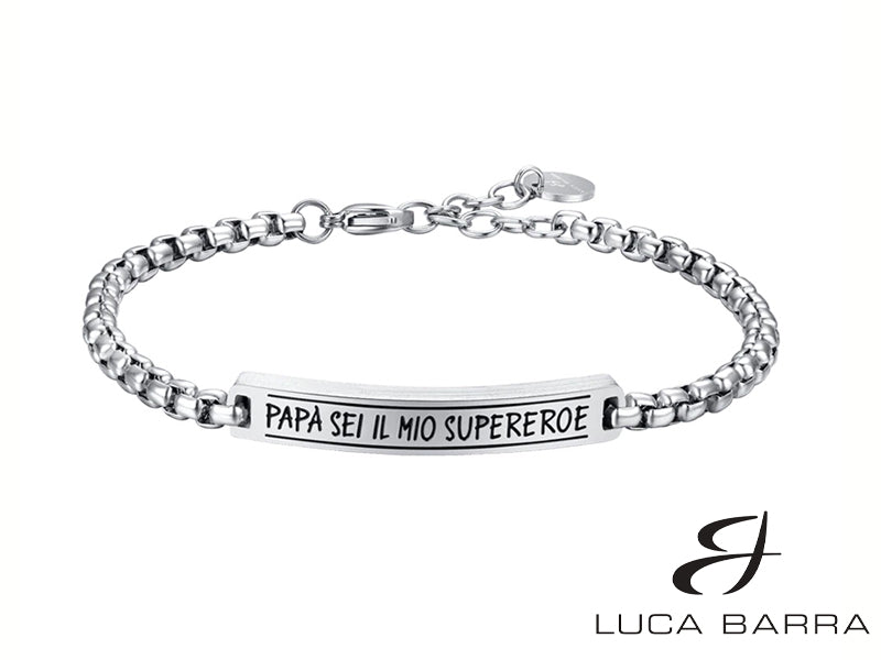 Questo bracciale in acciaio porta con sé un messaggio toccante e unico: "Papà Sei Il Mio Supereroe" È un tributo affettuoso che esprime il profondo affetto e la stima che hai per tuo padre, riconoscendolo come una figura eroica nella tua vita.