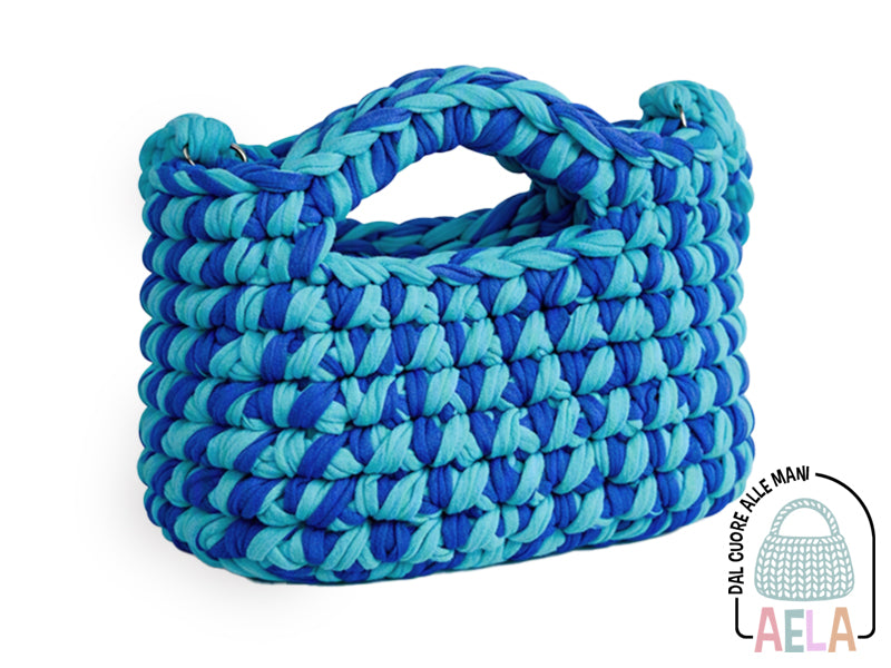 Borsa Tote Bag crochet artigianale realizzata a mano con filato 70% cotone – 30% poly, lavorata a punto maglia bassa per una texture compatta e morbida
