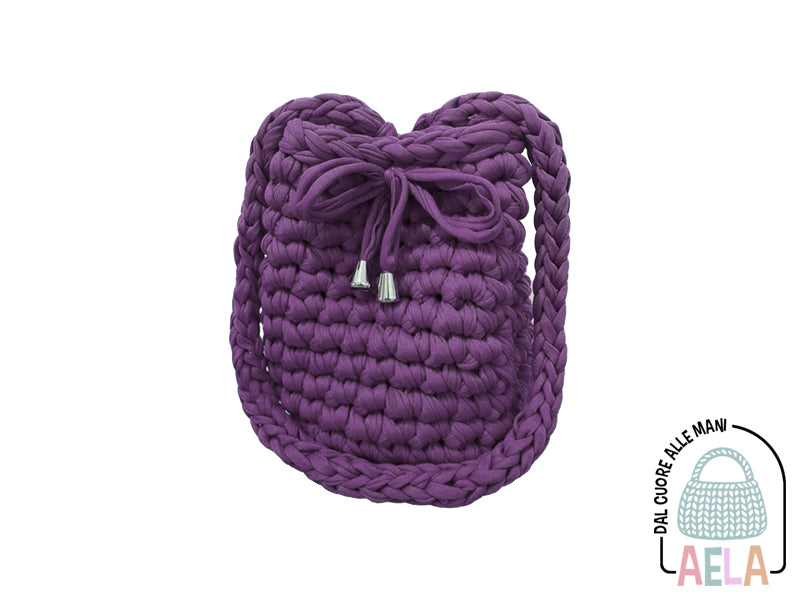 Borsa a secchiello AELA realizzata in lycra color Viola con tracolla e inserti in metallo