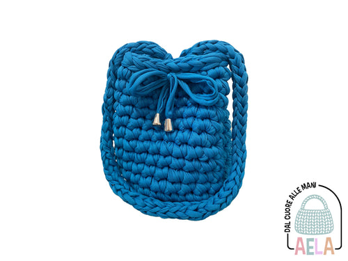 Borsa secchiello blu azzurro fatta a mano in fettuccia con cordoncino