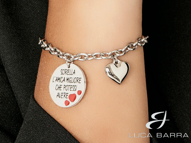 Bello ed elegante, questo bracciale è un modo per dimostrare quanto tu tenga alla tua sorella. Dimostrale il tuo amore con un regalo senza tempo che le trasmetta tutte le emozioni che hai!