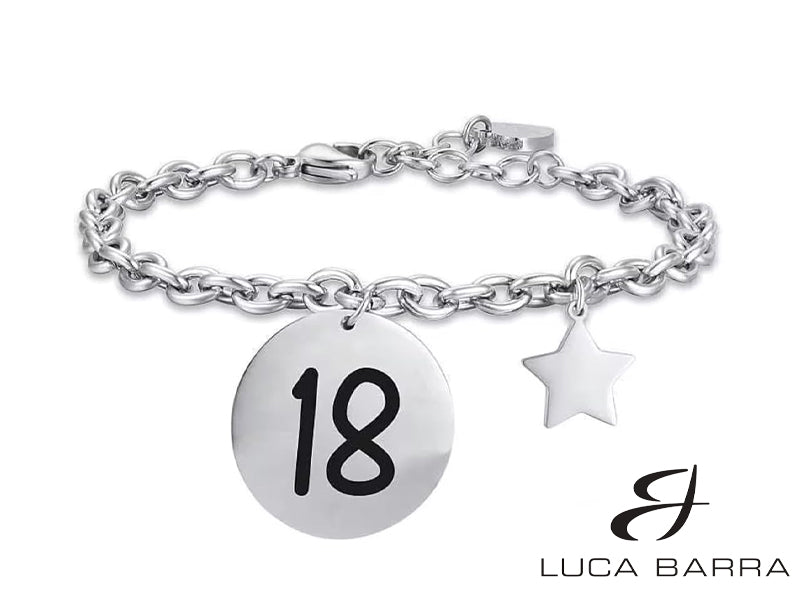 Regala qualcosa di speciale con questo bracciale in acciaio per donna, con la frase ""Il meglio deve ancora venire"" incisa sulla parte interna.