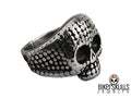 Anello in acciaio inossidabile 316L rappresentante un teschio borchiato