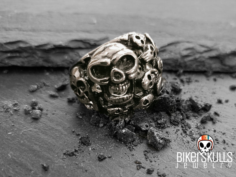 Biker Skulls stainless steel skul ring by whynotshoplaspezia