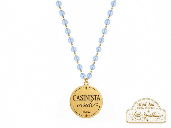Questa collana è dedicata a quelle amicizie che non hanno bisogno di troppe spiegazioni: basta uno sguardo e parte subito il delirio!