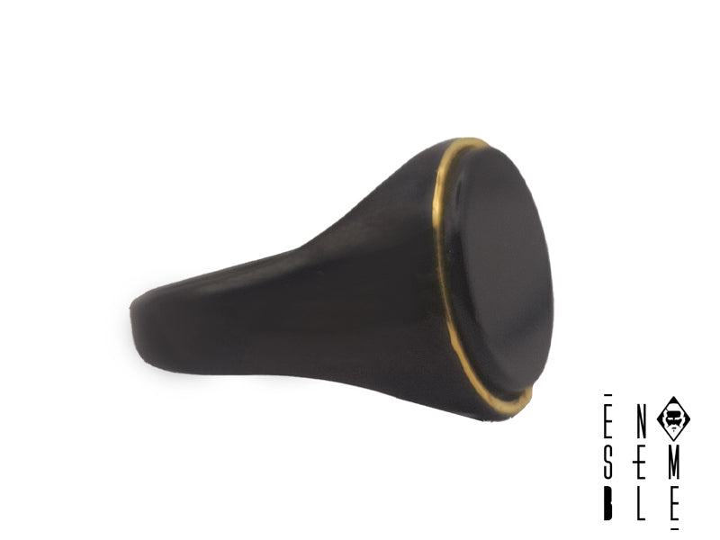 Anello da Uomo in acciaio con ghiera dorata e pietra nera