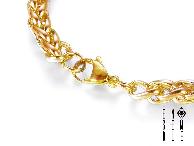 Dettaglio chiusura a moschettone bracciale maglia grano da 6 mm