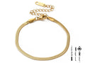 Questo braccialetto è realizzato in acciaio inossidabile di alta qualità, con una maglia snake flat con finitura dorata che ricorda la sinuosità di un serpente. La sua superficie liscia e la chiusura a moschettone garantiscono comfort e sicurezza. Un accessorio versatile, ideale per ogni occasione.