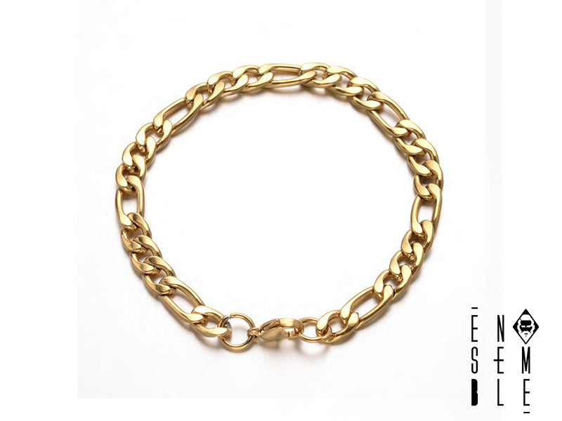 Un accessorio classico e versatile, perfetto per completare qualsiasi outfit, da quello casual a quello più elegante. La maglia Figaro, con il suo design iconico, dona un tocco di raffinatezza senza tempo. L'acciaio argentato garantisce durata e resistenza, mantenendo intatta la sua brillantezza nel tempo. Un gioiello ideale per ogni occasione.