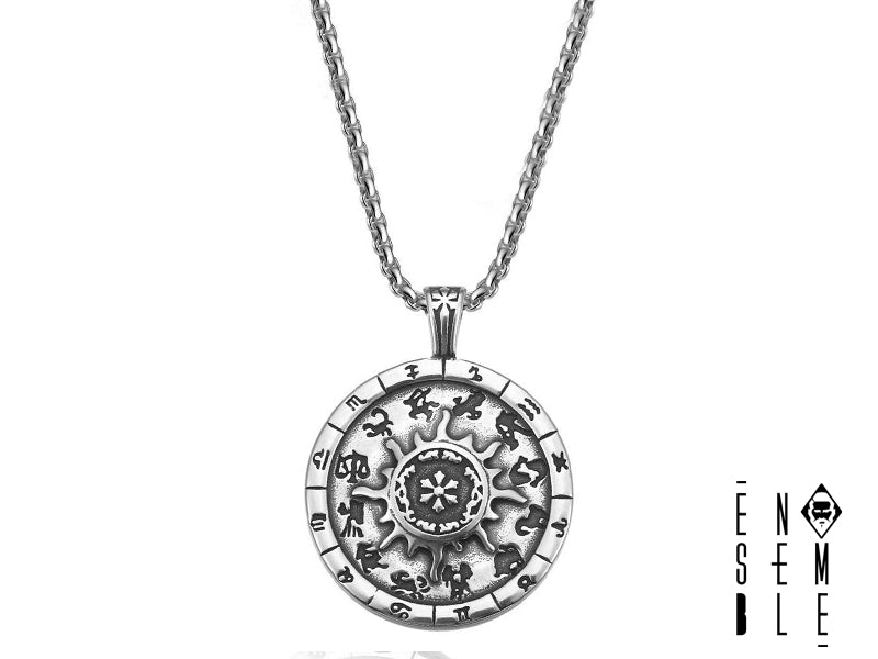 Collana realizzata con catena maglia box e sigillo pendente rappresentante le 12 costellazioni, il sole e una stella di David.