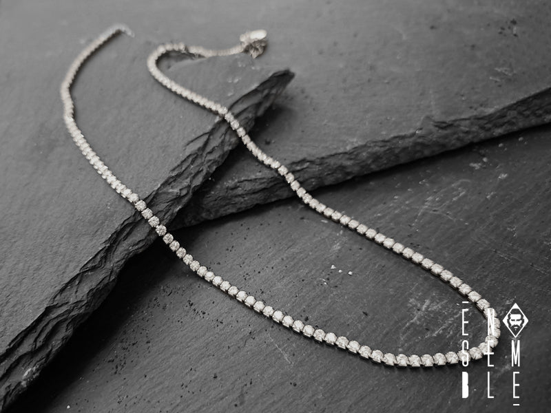 Collana girocollo modello Tennis base in acciaio inossidabile ricoperta di cristalli di cubic zirconia Bianchi da 2 mm