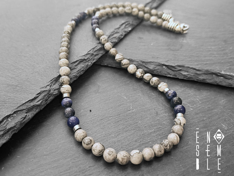 Collana in acciaio con pietra Picasso Jasper grigia e pietra Sodalite da 6 mm, alternate ad elementi in acciaio 