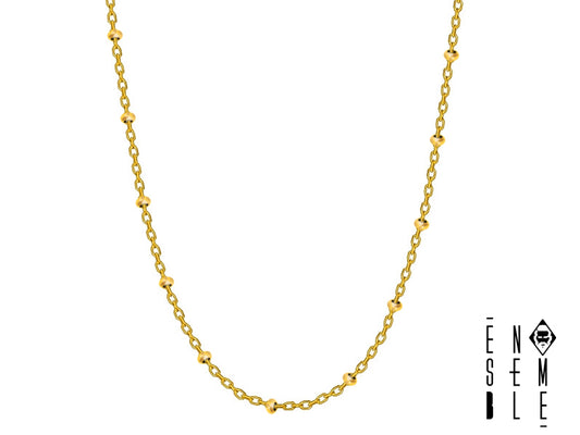 Collana in acciaio inossidabile di 45 cm di lunghezza, con un design raffinato e minimalista. La maglia alternata a satelliti e pallini crea un gioco di luci e ombre, donando un tocco di eleganza discreta e sofisticata. Perfetta per un look quotidiano o per completare un outfit più formale, questa collana è un accessorio versatile e di classe. L'acciaio inossidabile garantisce resistenza e durata nel tempo, mantenendo intatta la sua brillantezza.