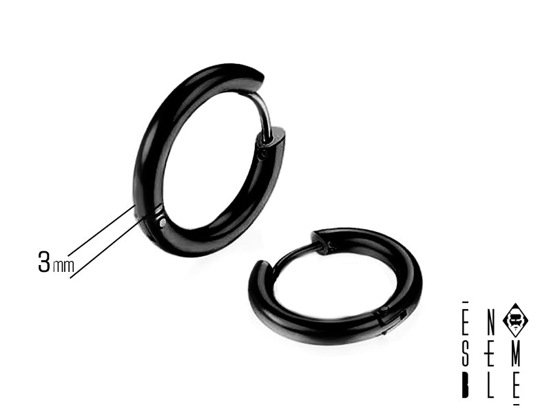 Realizzato in titanio da 3 mm, vanta un rivestimento in carbonitrurio di titanio nero, un tocco di classe indimenticabile.