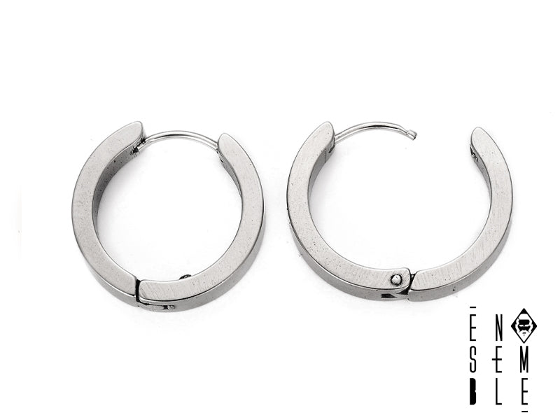 Orecchino Ensemble uomo in acciaio chirurgico argentato lucido da 4 mm di spessore