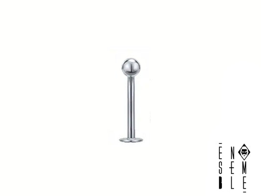 Questo piercing labret è realizzato in acciaio inossidabile chirurgico 304L di alta qualità, ipoallergenico e resistente alla corrosione. La barretta misura 12 mm di lunghezza e la pallina terminale ha un diametro di 3 mm. La finitura lucida dona un aspetto elegante e moderno. Perfetto per chi cerca un piercing di qualità, duraturo e dal design minimal.