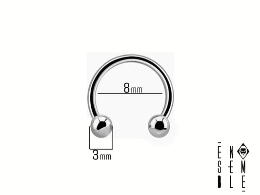 Sei pronto a fare un giro di stile? Il nostro circular barbell è il gioiello perfetto per chi ama osare e farsi notare! Con le sue perline scintillanti e il design a cerchio, questo piercing ti farà girare la test