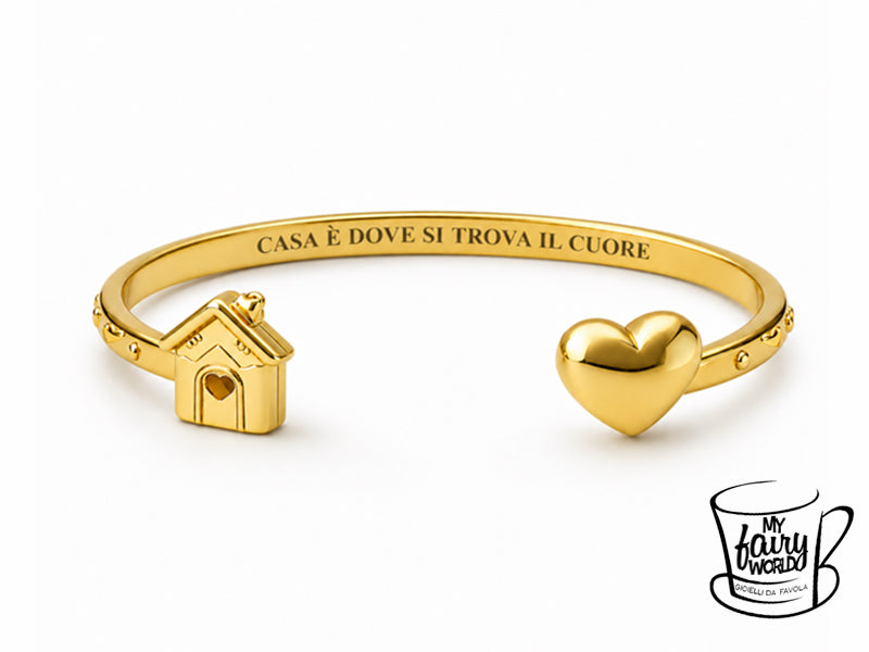 Questo bracciale in acciaio anallergico racconta la magia più semplice e più vera: casa non è solo un posto, ma tutto ciò che portiamo nel cuore.