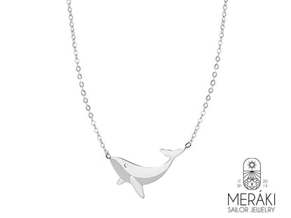 Collana da 45 cm in acciaio inossidabile, con un design unico e originale. I link a forma di balena, alternati a una delicata catena di pallini, creano un gioiello che unisce eleganza e divertimento. Perfetta per chi ama gli accessori particolari e desidera esprimere la propria personalità con stile. L'acciaio inossidabile garantisce durata e resistenza, rendendo questa collana un accessorio ideale per l'uso quotidiano.