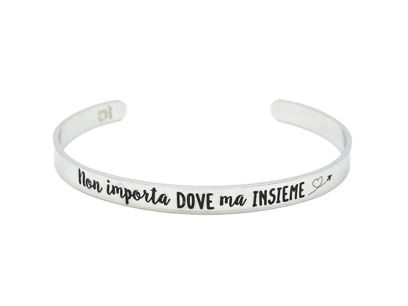 Non importa dove ma insieme ❤️ 

Questo bracciale è dedicato a tutti gli inguaribili romantici viaggiatori perché nella vita non importa dove vai ma con chi vai!