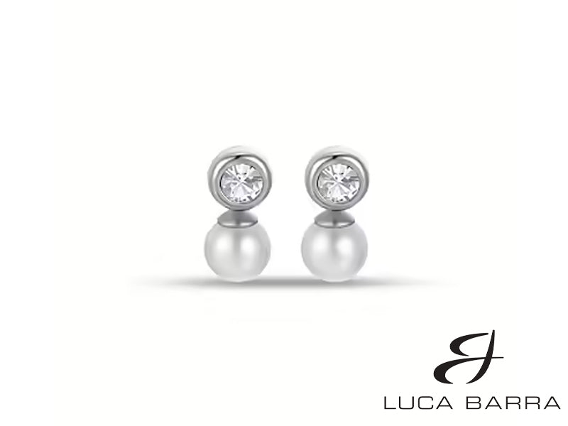 Orecchini donna in acciaio con perle con cristalli bianchi. Le perle sono elementi classici e senza tempo, simboli di femminilità e raffinatezza. Abbinare le perle con i cristalli bianchi crea un contrasto affascinante, conferendo agli orecchini un aspetto sofisticato e luminoso.