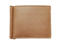 Elegante portacarte realizzato in pelle di bufalo è dotato di 6 slot per carte, 3 sulla parte sinistra e 3 su quella destra. L'accessorio perfetto per organizzare le tue carte di credito o i biglietti da visita. Ogni alloggiamento può facilmente contenere due carte. Inoltre è dotato di due piccole tasche a mezza larghezza e una pratica clip ferma soldi in acciaio argentato