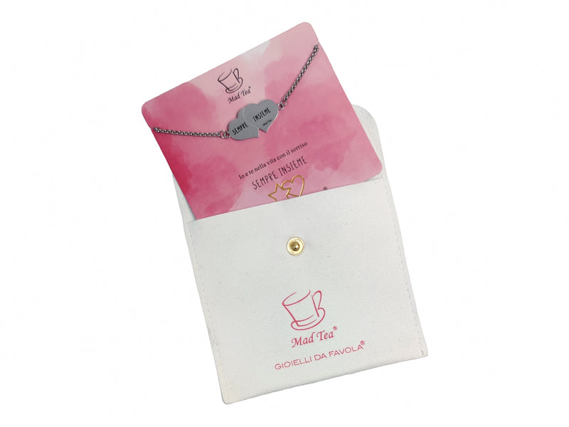 Collana Sempre inseme Mad Tea con confezione claim card e pochette in tessuto.