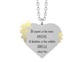 Collana con ciondolo a forma di cuore con tante stelline dorate in rilievo.