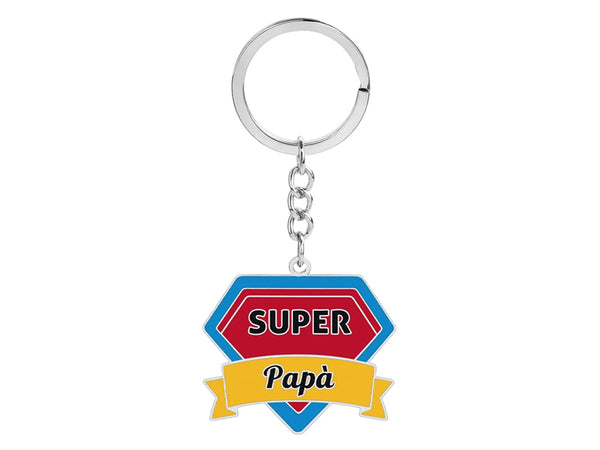 Questo portachiavi è dedicato al Super Papà di tutti i giorni: forte, affettuoso e sempre pronto a esserci. Un piccolo simbolo colorato per ricordargli quanto è importante e quanto è grande il suo superpotere… l’amore.