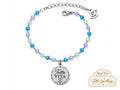 Il bracciale “Tutta Vita” nasce proprio da qui: dal desiderio di vivere le cose fino in fondo, senza risparmiarsi troppo. Le giornate belle, quelle storte, gli incontri che cambiano qualcosa, le risate improvvise, le persone che restano e perfino quelle che ci insegnano qualcosa andando via.