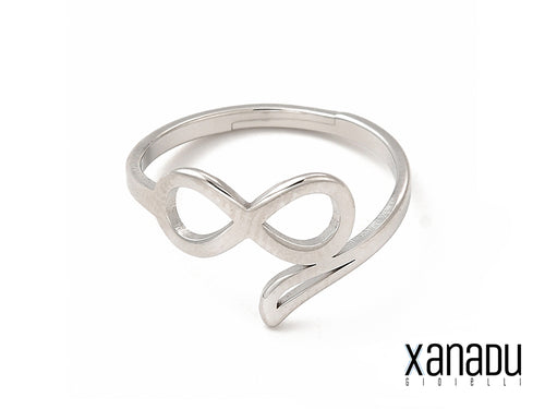 Un anello che rappresenta l'eternità, l'amore senza fine, la connessione tra due anime. Un simbolo di legame eterno, un ricordo indelebile.