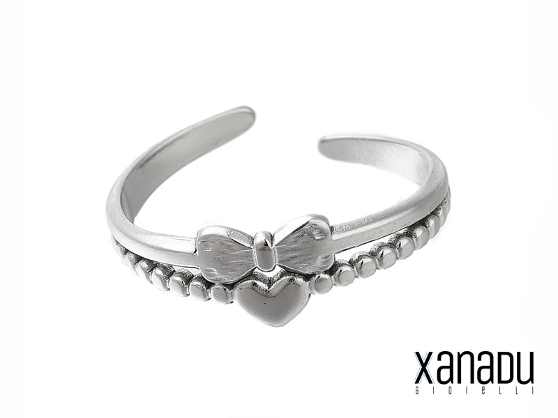 





Certo! Ecco le alternative per il titolo, le descrizioni e la simbologia del design per il tuo anello a polsino con fiocco e cuore borchiato:

Titoli Alternativi (Esaustivi e Divertenti)
"Cuore Ribelle, Fiocco Chic: L'Anello che Conquista!"
"Fiocco e Borchie: L'Anello che Unisce Dolcezza e Grinta!"
"Un Cuore Inaspettato: L'Anello che Stupisce con Stile!"
"Fiocco, Cuore e Acciaio: L'Anello Perfetto per Ogni Occasione!"
"Doppia Personalità: L'Anello che Esprime Te Stessa!"
Descrizione Originale
Un mix i