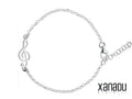 Questo braccialetto è realizzato in acciaio inossidabile 304L di alta qualità, ipoallergenico e resistente alla corrosione. La catena a maglia fine dona un aspetto delicato ed elegante, mentre i charm a forma di chiave di sol aggiungono un tocco di originalità. La chiusura a moschettone con catenella di allungamento garantisce comfort e praticità.