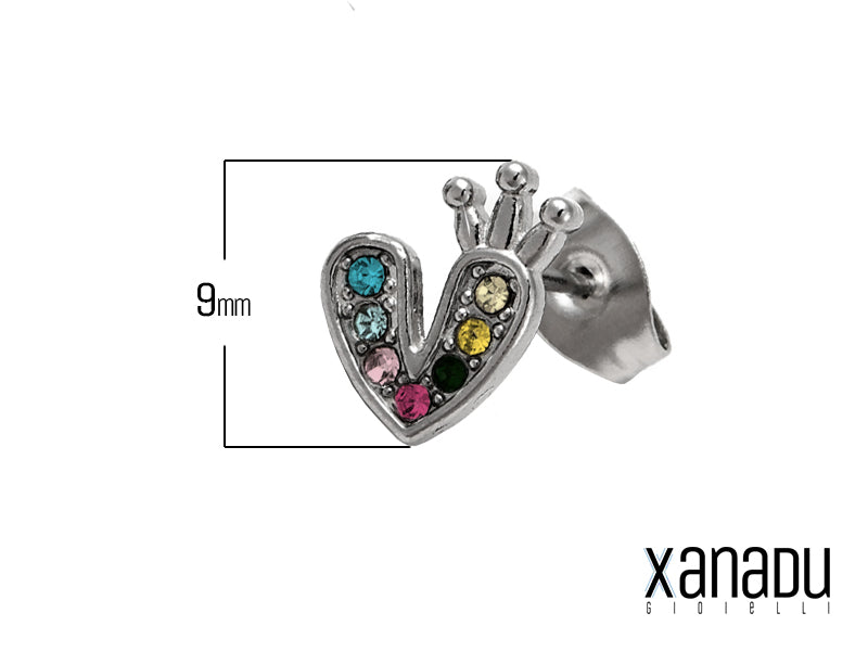 Preparati a rubare la scena con questi orecchini! I cuori con corona e zirconi sono irresistibilmente glamour e aggiungeranno un tocco di magia al tuo look, trasformandoti in una vera regina