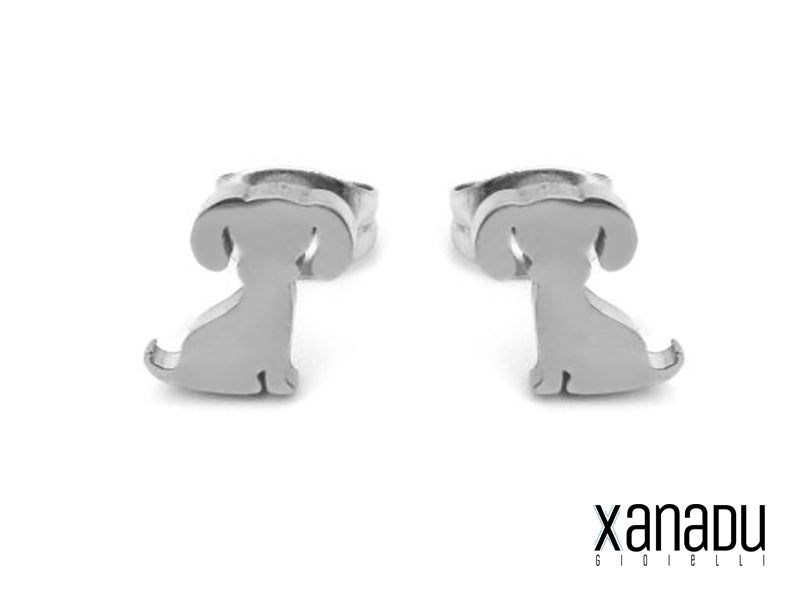 Semplicemente belli, questi orecchini a bottone con cagnolini di piccola taglia deliziano con il loro design semplice ma dettagliato