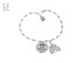 Vivere come nelle favole  “La vita è una favola meravigliosa e tu la sua protagonista"  Questo bracciale, ispirato alla classica figura del castello delle favole, è icona e immagine del sogno di vivere come in una favola!  Bracciale con ciondolo con incisa la frase "VIVERE come nelle favole" e dolce castello incantato. 
