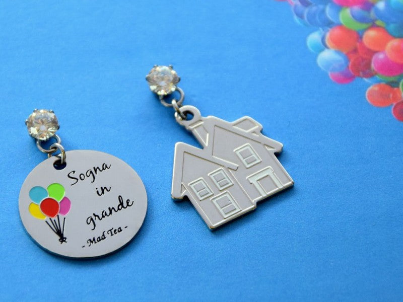 Orecchini Sogna in grande in acciaio collezione Dream Big con casetta Up e palloncini