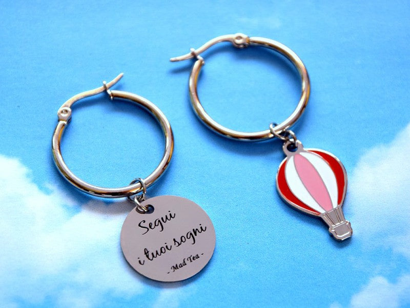 Orecchini a cerchio segui i tuoi sogni con mongolfiera smaltata