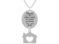 "Felicità: una casa con dentro le persone che ami"  Questa collana è dedicata alla casetta dei sette nani che ha saputo accogliere Biancaneve e renderla felice come se fosse sempre stata parte della loro famiglia. Perché la Felicità non è un posto in cui arrivare ma una casa in cui tornare.  Collana con ciondolo con incisa la frase "Felicità: una casa con dentro le persone che ami" e piccola casetta dei sette nani pendente con cuore traforato.