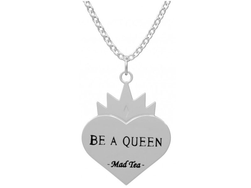 Collana "Il "C'era una volta" lo lascio alle principesse, io sono una Regina!"Questa collana è dedicata a tutte noi, al nostro carattere forte e deciso ma con un unico difetto: a volte ci dimentichiamo di quanto valiamo!