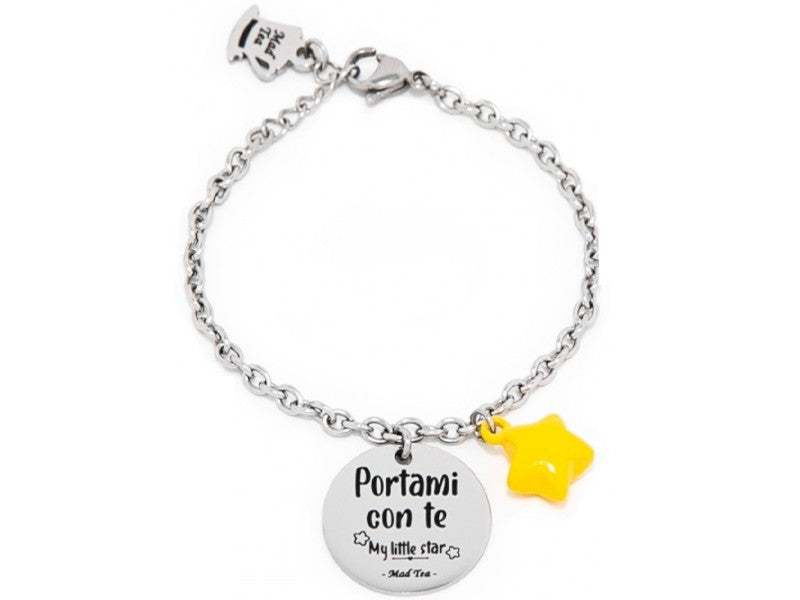 Tutti abbiamo una stella che brilla nel cielo: My little star. Nelle notti più profonde, osservando il cielo stellato sopra di noi, brilla sempre una bellissima stella. Questa piccola stella rappresenta tutto ciò che abbiamo di importante nella nostra vita: una persona speciale, un amico, il nostro amore, che brillando nel cielo e nel nostro cuore, ci illumina e protegge per non farci sentire mai soli. Bracciale con ciondolo con incisa la frase "Portami con te" e dolce stellina pendente smaltata.